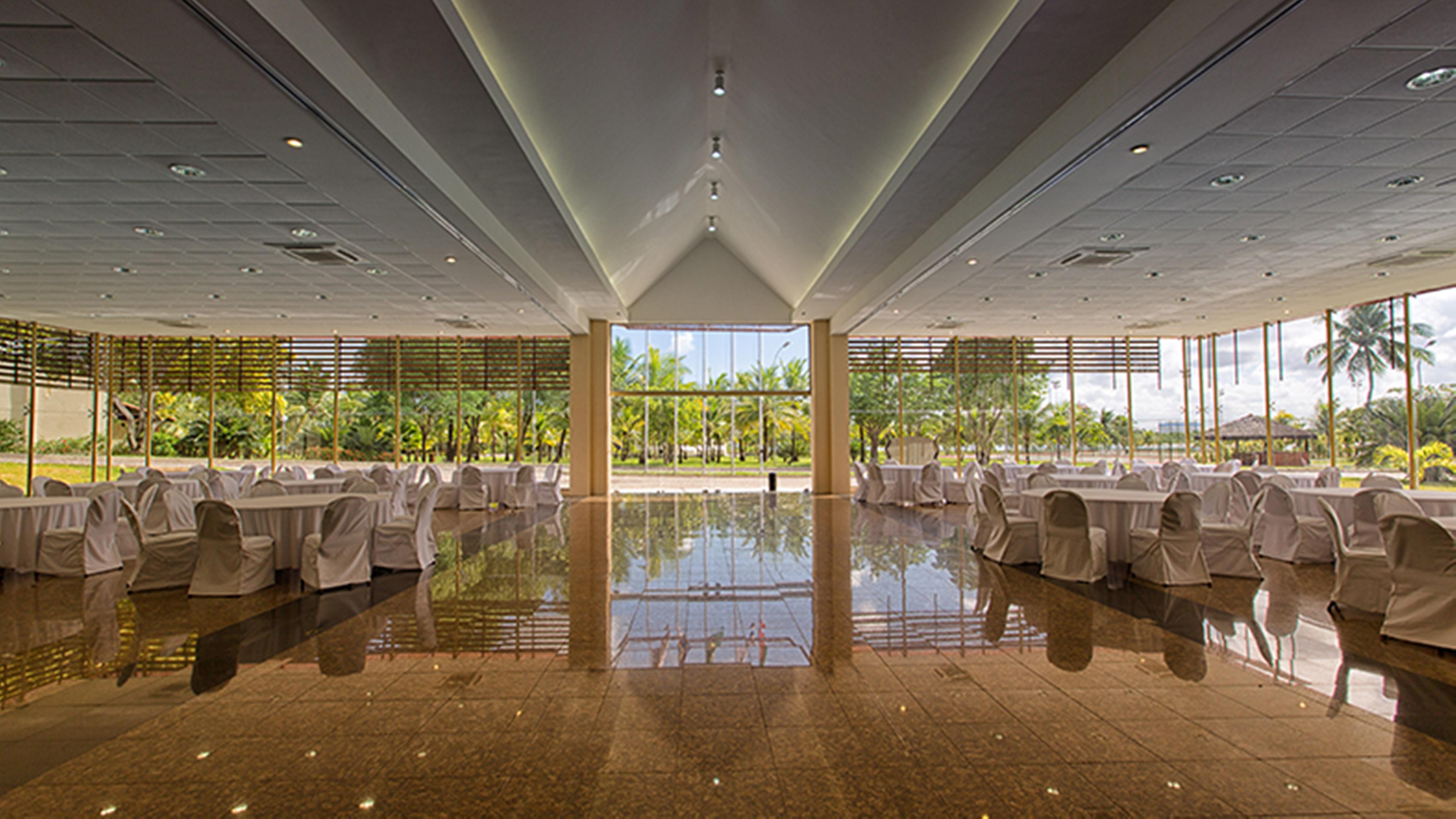 Vila Gale Cabo Cabo de Santo Agostinho Exterior photo The interior of the ballroom